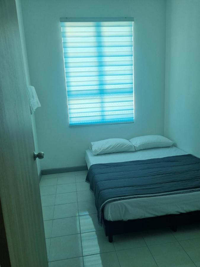 Seaside Haven Homestay Seaview Unit With Pool Opposite Ktcc & Mayang Mall - Pangsapuri Ladang Tanjung Куала Теренгану Екстериор снимка